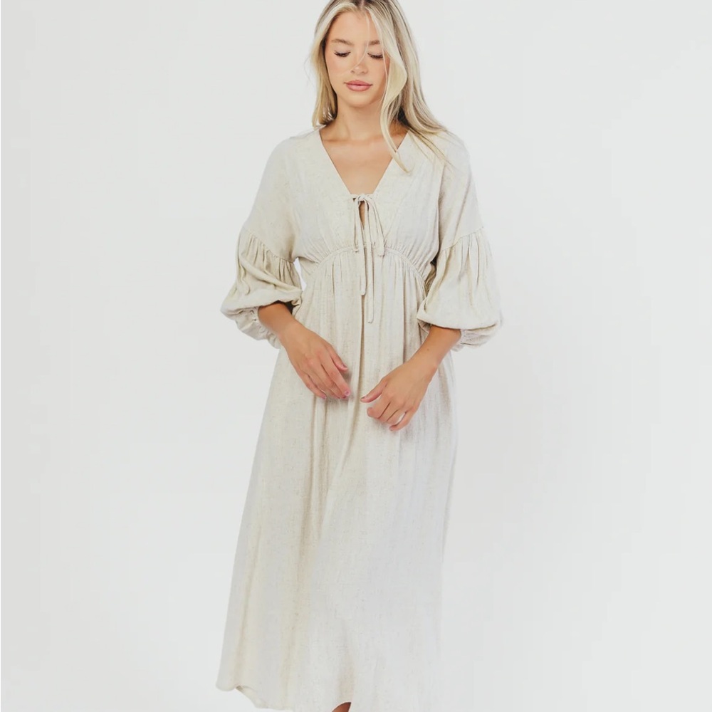 Elegant Cream Midi Dress - Picture 2 of 2